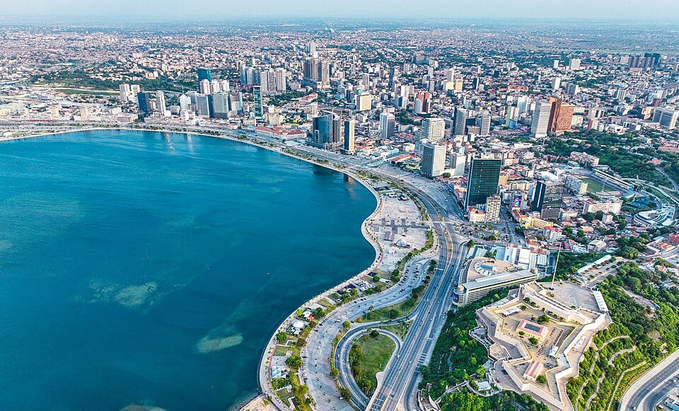 Country illustration: Luanda