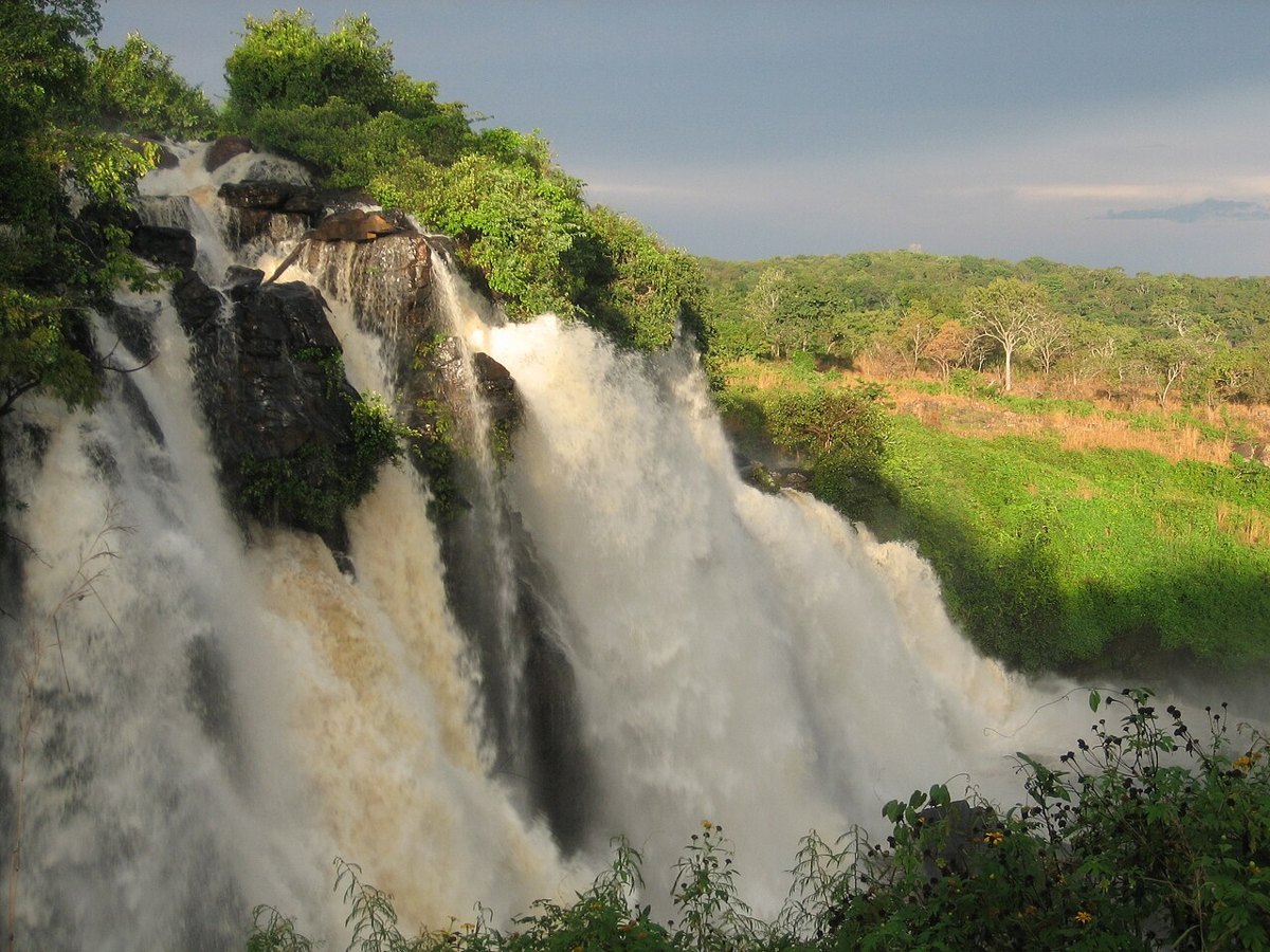 Country illustration: Boali Falls